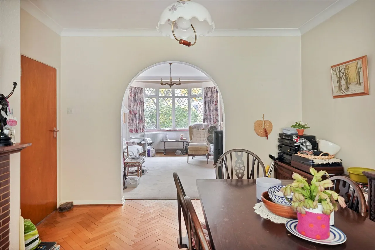 Chestnut Avenue, Hampton, TW12 2NY, photo 9
