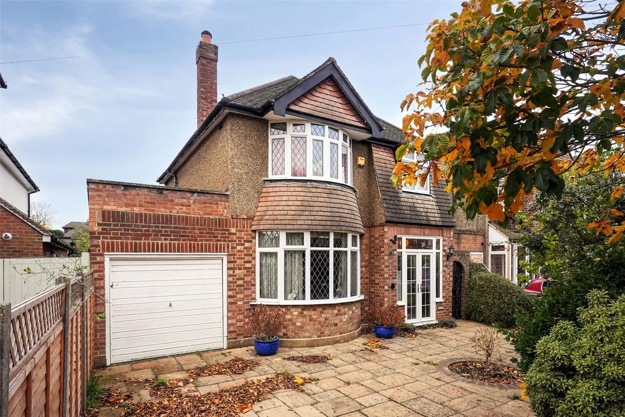 Chestnut Avenue, Hampton, TW12 2NY, photo 2