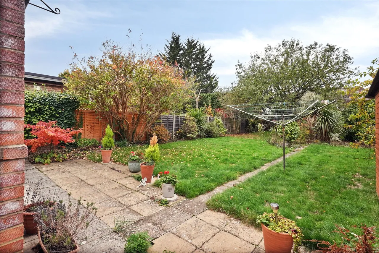 Chestnut Avenue, Hampton, TW12 2NY, photo 20