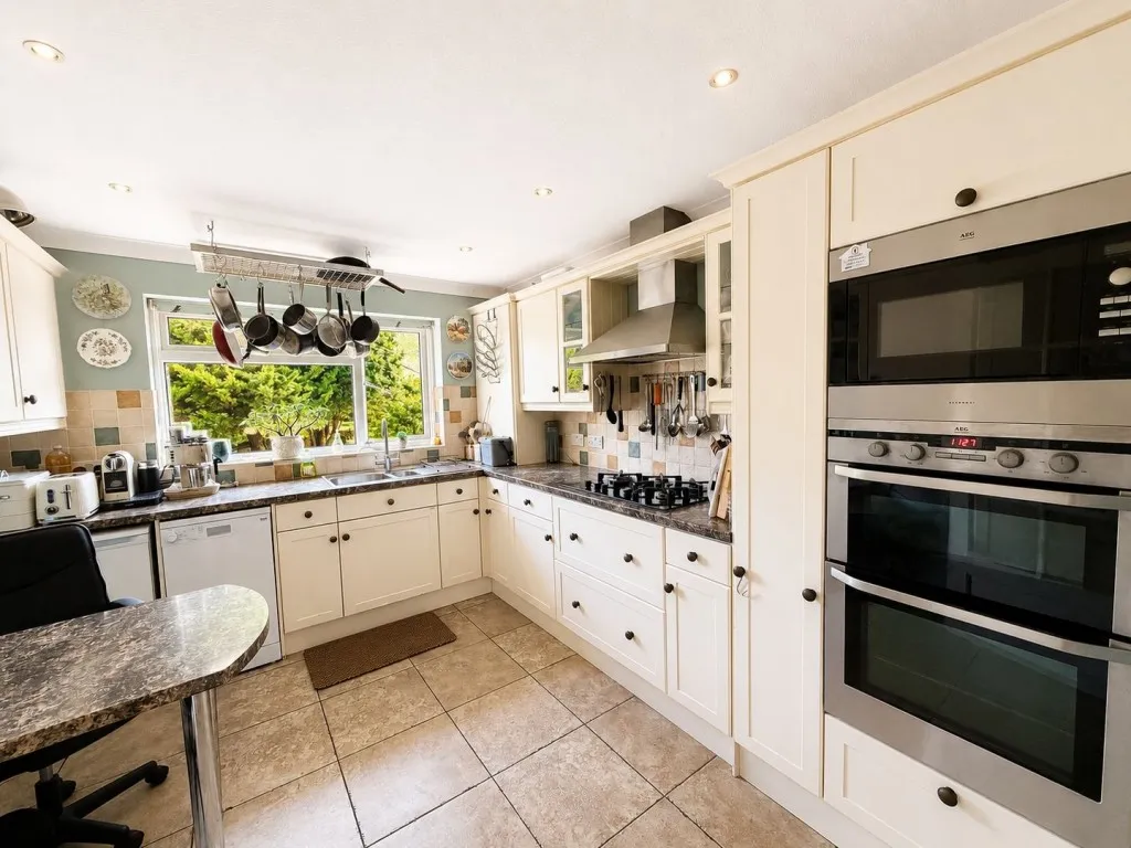 Cranleigh Close, Bexhill on Sea, photo 12