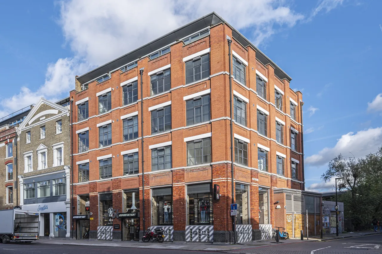 10 Saxon House, 1 Thrawl Street, London, photo 11