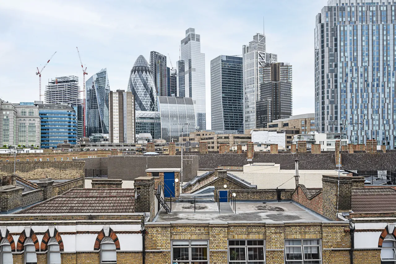 10 Saxon House, 1 Thrawl Street, London, photo 9