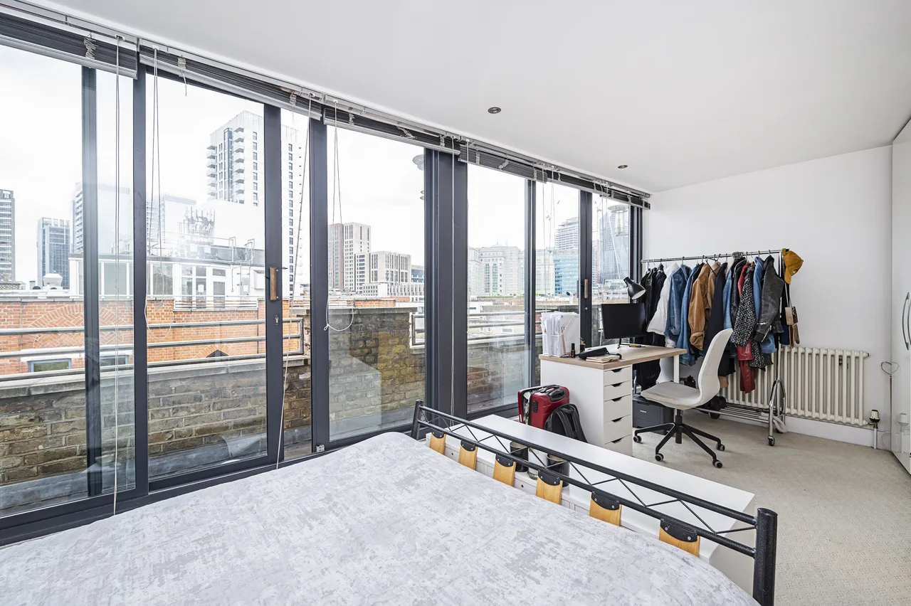 10 Saxon House, 1 Thrawl Street, London, photo 6