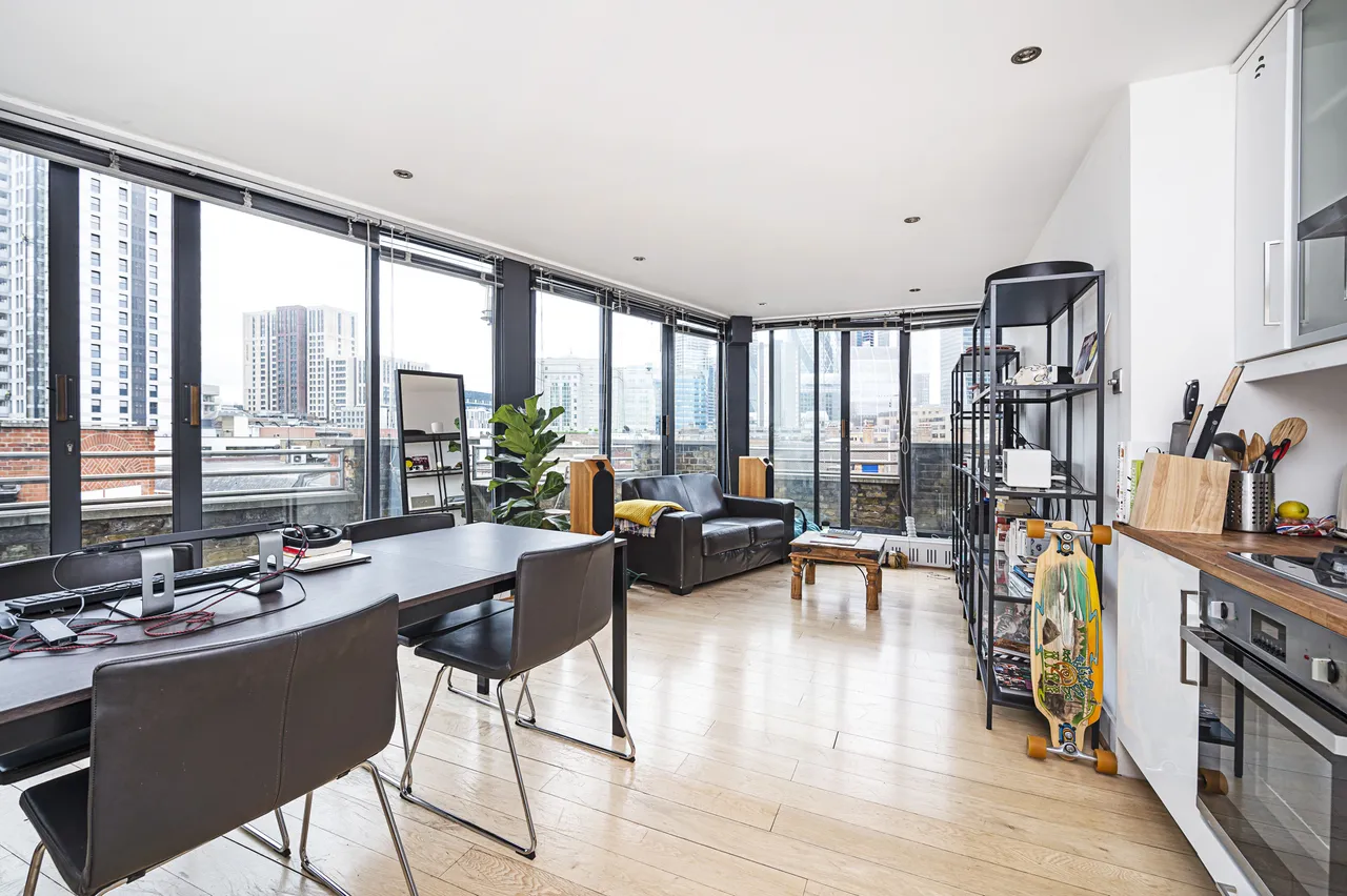 10 Saxon House, 1 Thrawl Street, London, photo 5