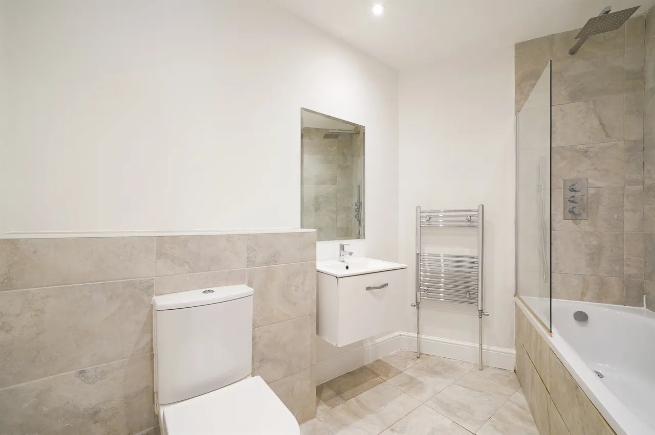Station Approach, Tadworth, photo 5