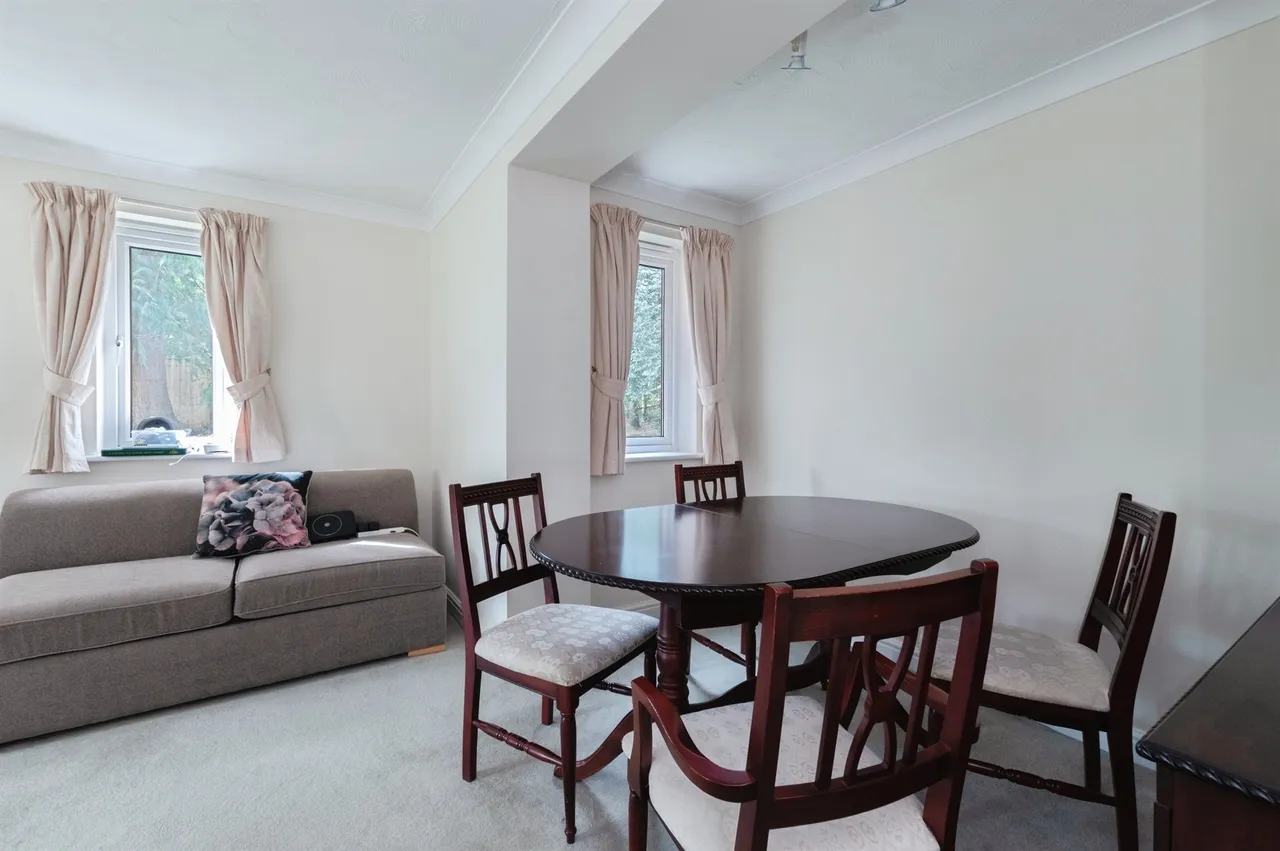 Ringwood Road, Ferndown, photo 4