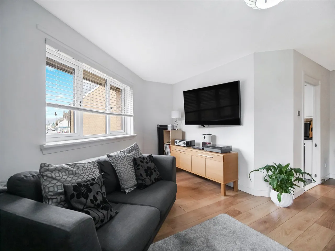 Belmont Court, Kirkintilloch, G66, photo 7