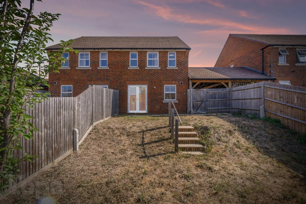 Freeman Close, Swanscombe, DA10, photo 17