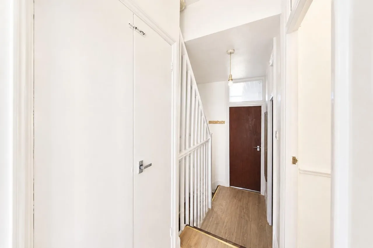 Oakleigh Road North, London N20 0TX, photo 7