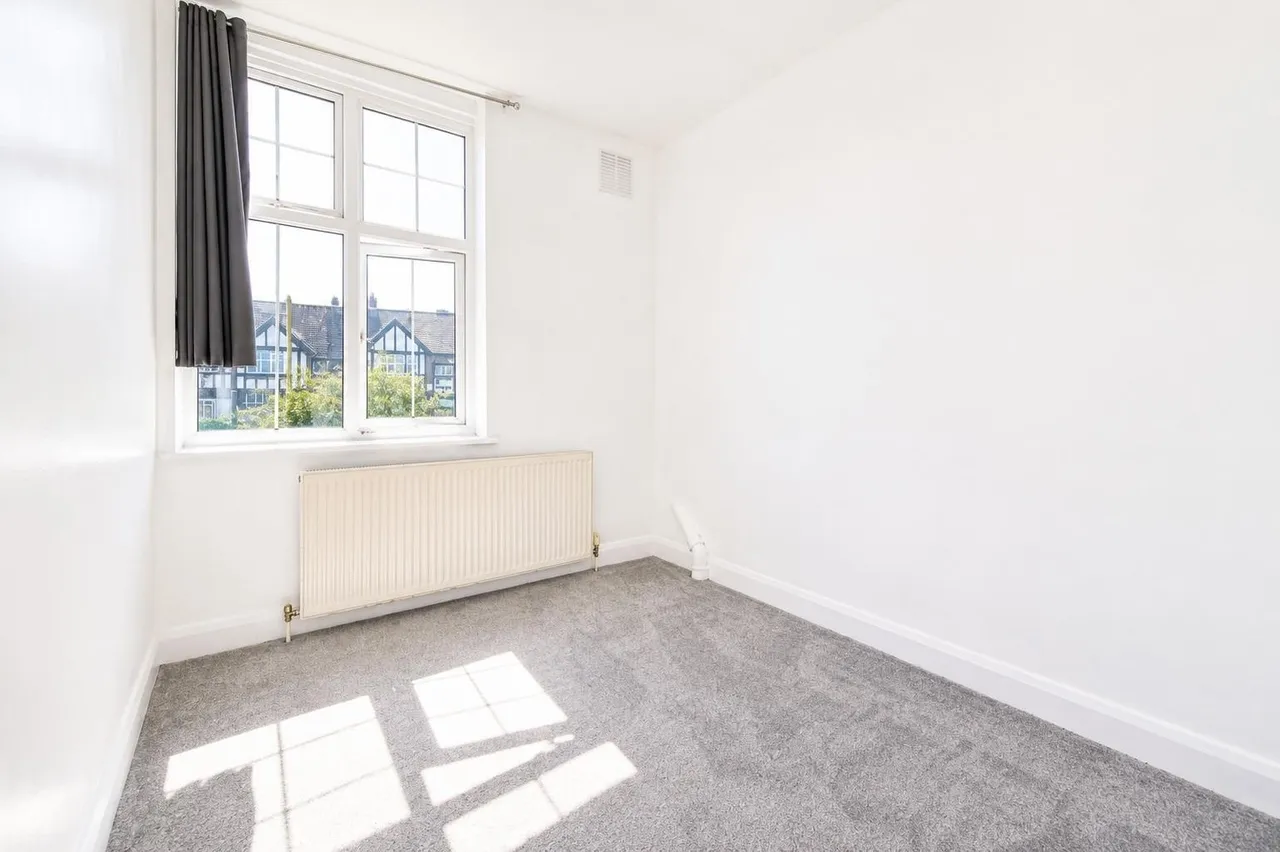 Oakleigh Road North, London N20 0TX, photo 6