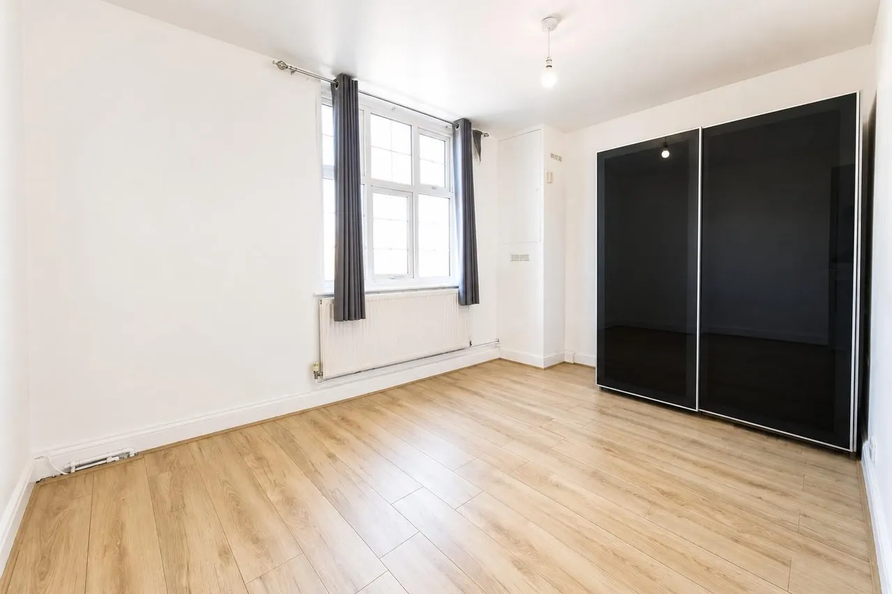 Oakleigh Road North, London N20 0TX, photo 5
