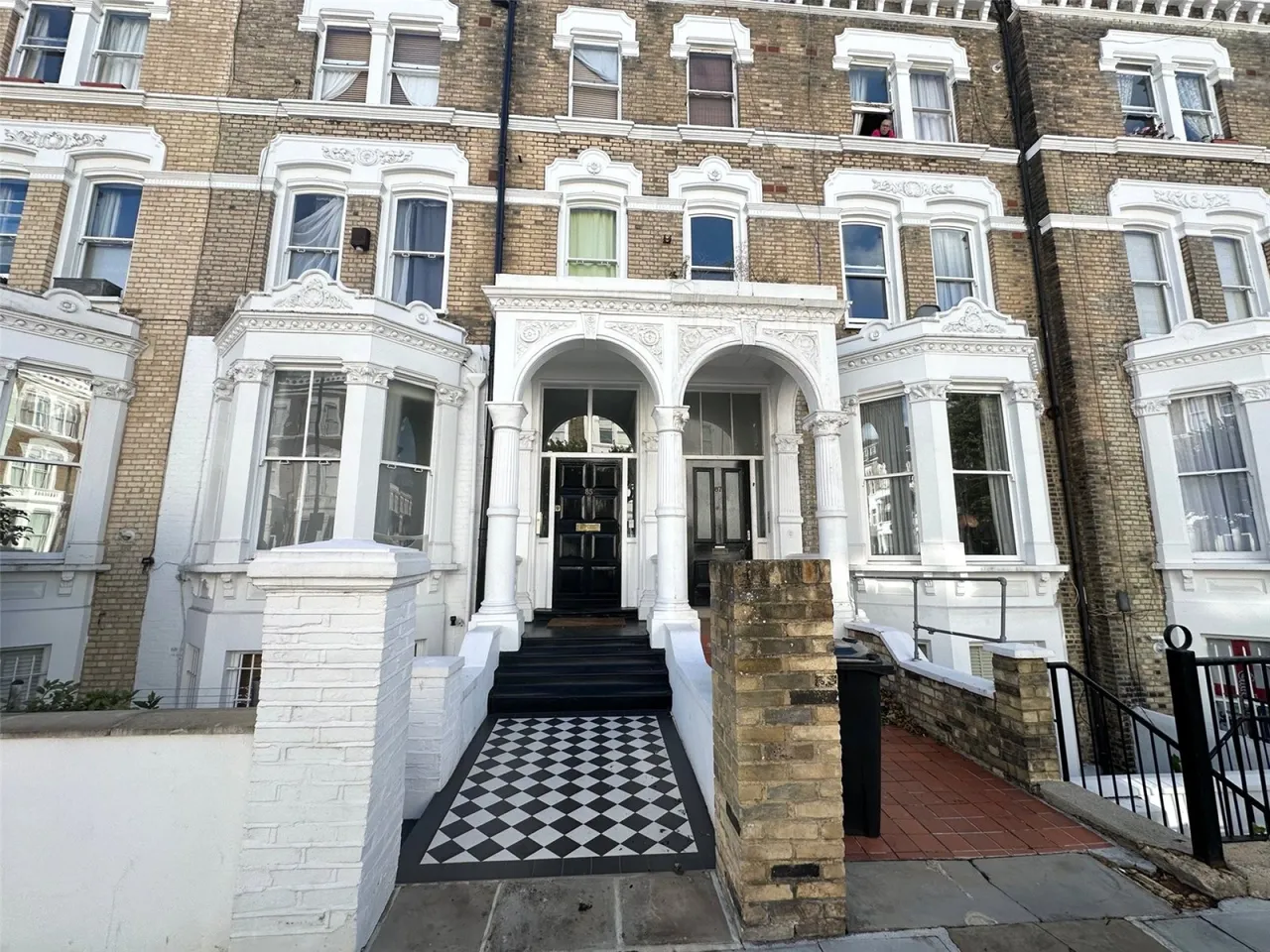 1 bed property to rent, Sinclair Road, London