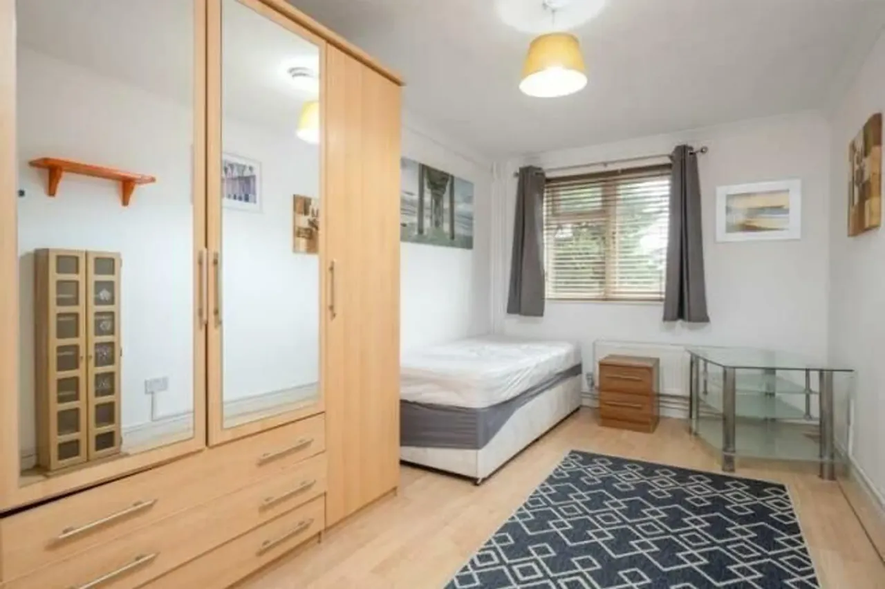 Ambleside Avenue, Walton-on-thames, K..., photo 4