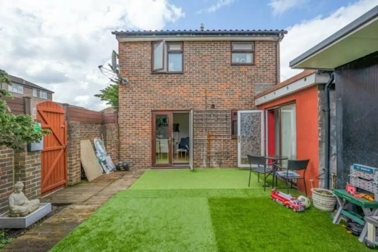 Ambleside Avenue, Walton-on-thames, K..., photo 11