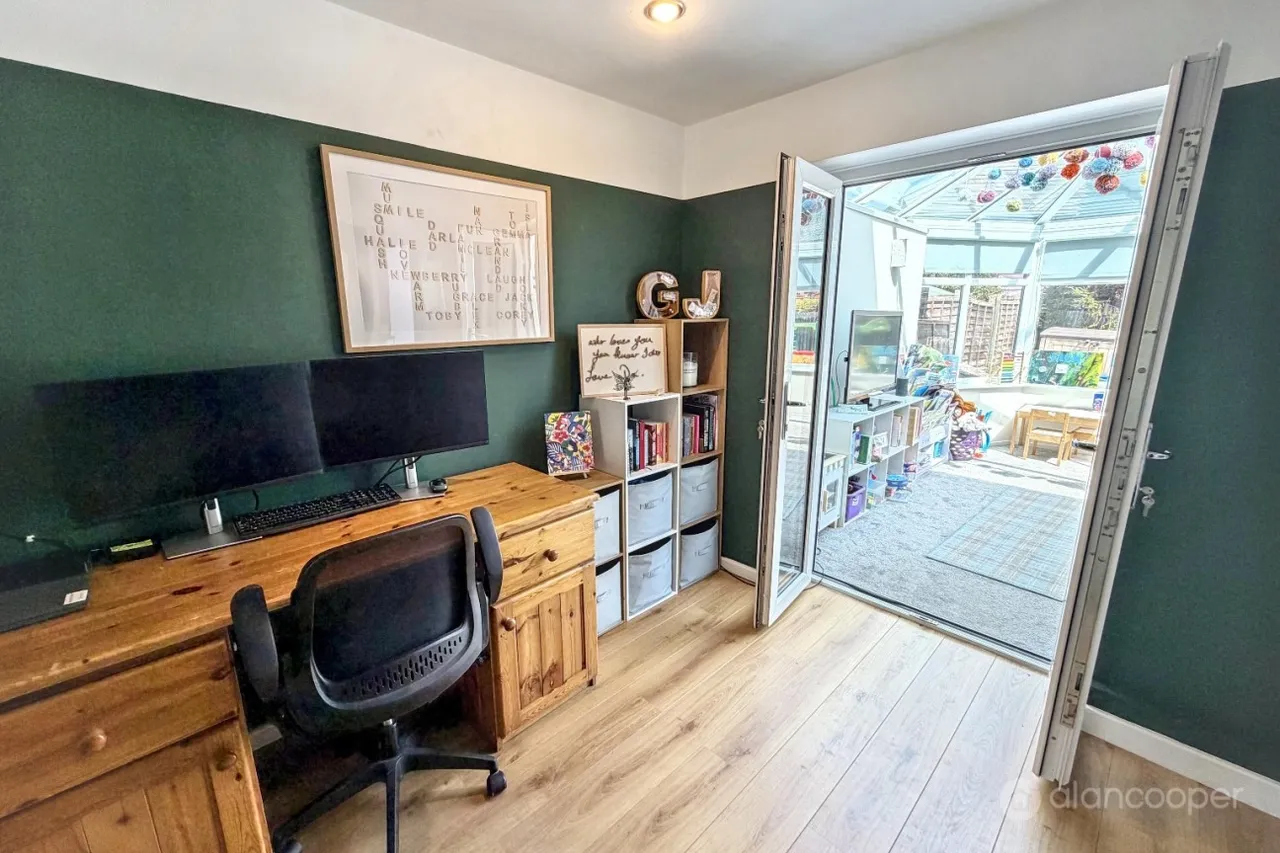 Woodcote Avenue, St Nicolas Park, CV11, photo 4