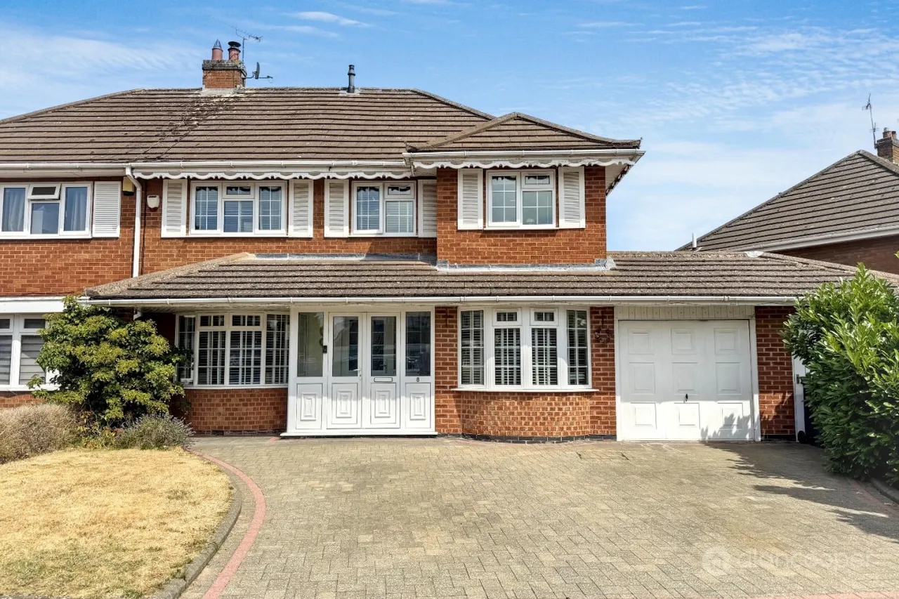 3 bed house for sale, Woodcote Avenue, St Nicolas Park, CV11