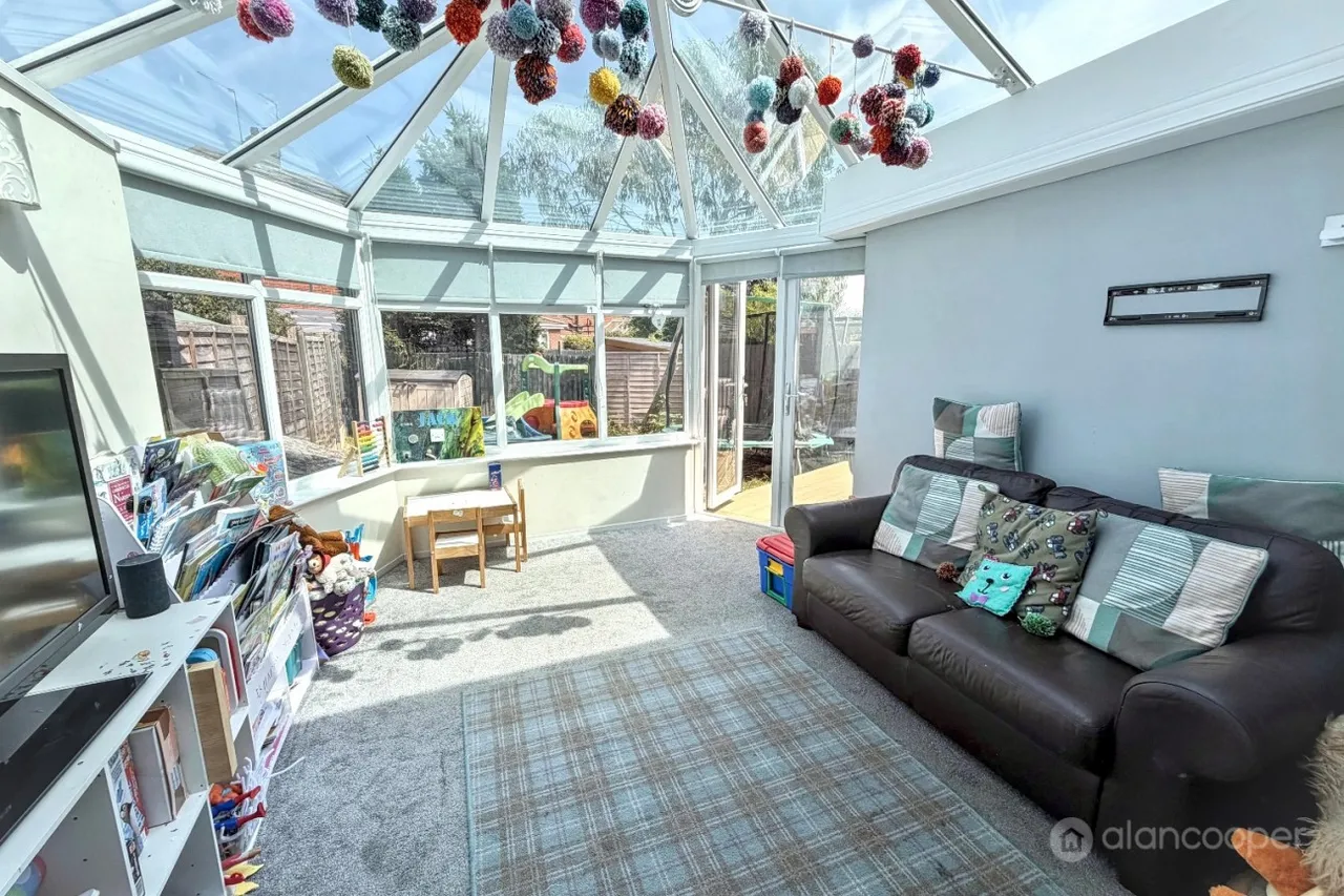 Woodcote Avenue, St Nicolas Park, CV11, photo 6