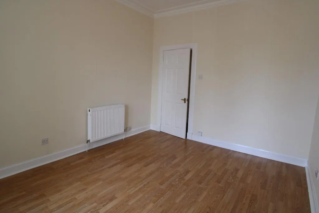 Main Street, Bainsford, FK2, photo 4