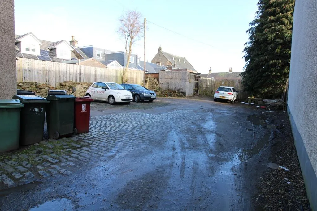 Main Street, Bainsford, FK2, photo 8