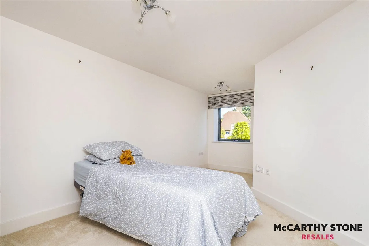 St. Margarets Way, Midhurst, GU29, photo 12