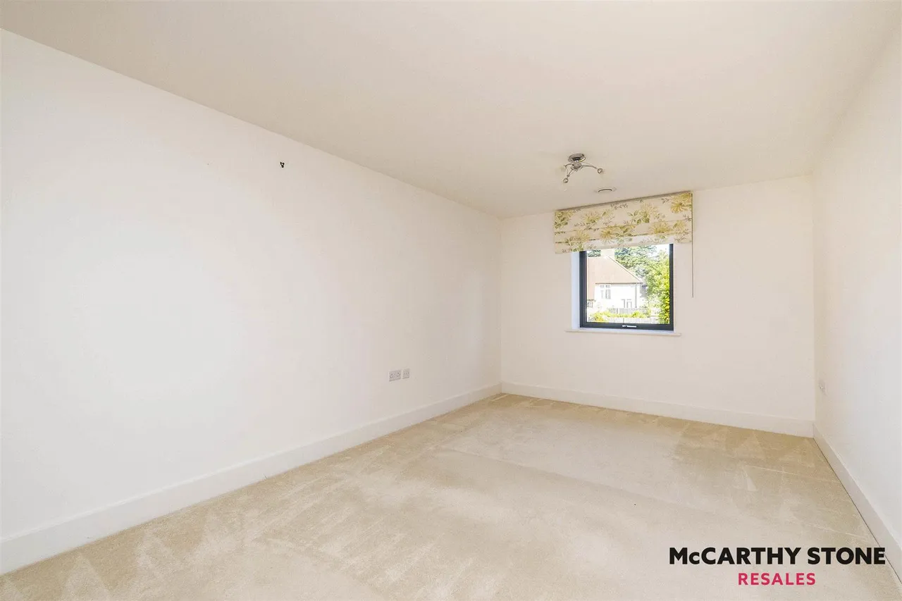 St. Margarets Way, Midhurst, GU29, photo 9