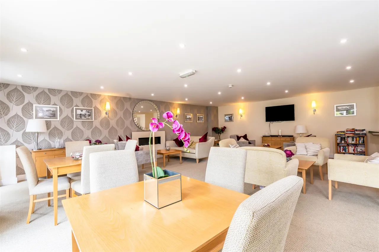 St. Margarets Way, Midhurst, GU29, photo 18
