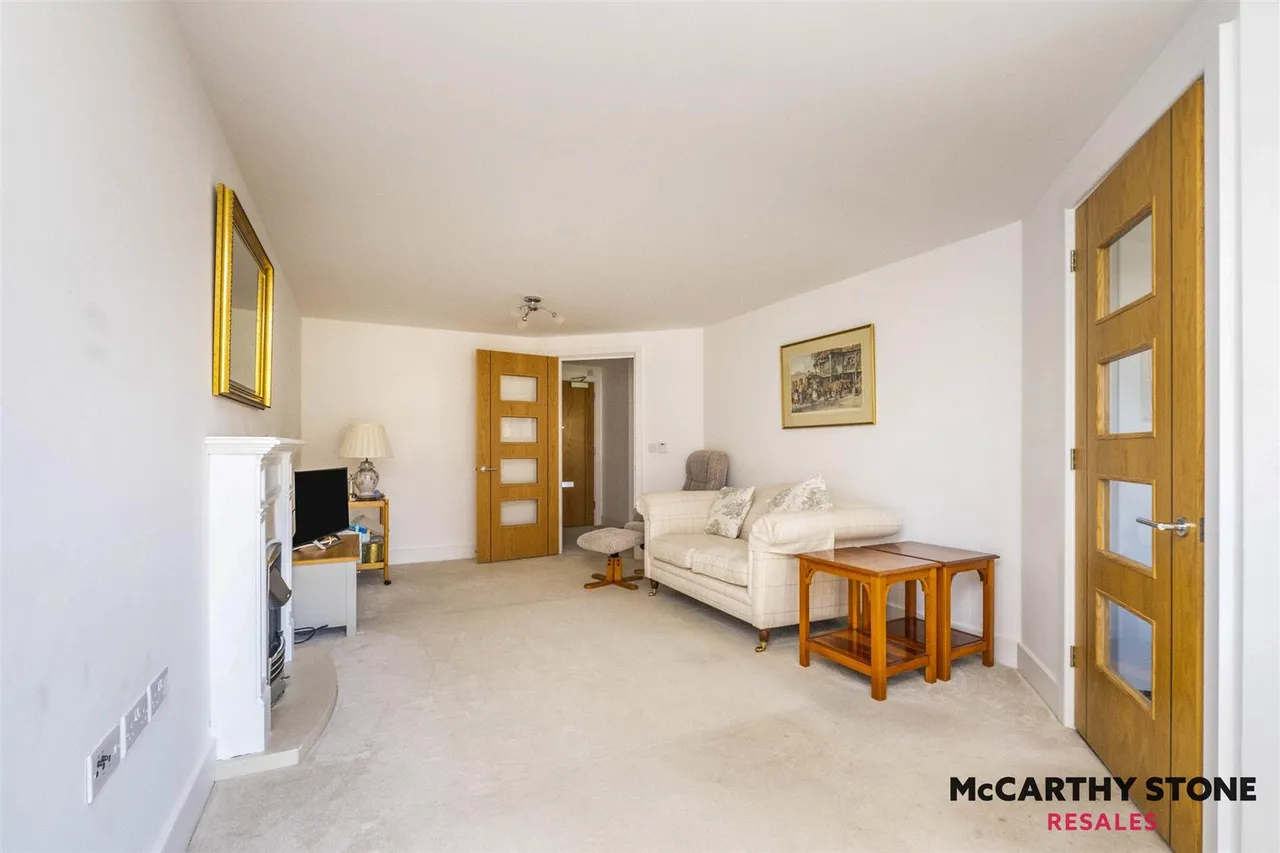 St. Margarets Way, Midhurst, GU29, photo 6