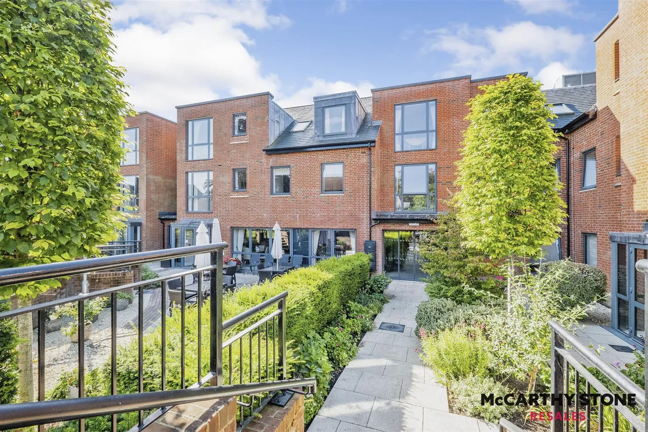 St. Margarets Way, Midhurst, GU29, photo 20