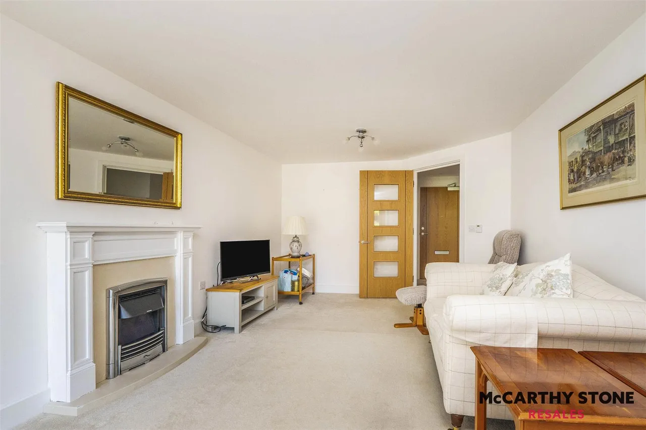 St. Margarets Way, Midhurst, GU29, photo 7