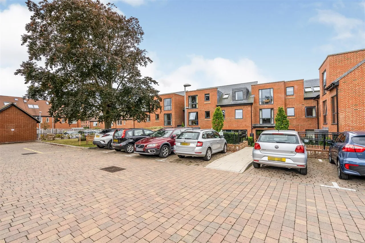 St. Margarets Way, Midhurst, GU29, photo 19