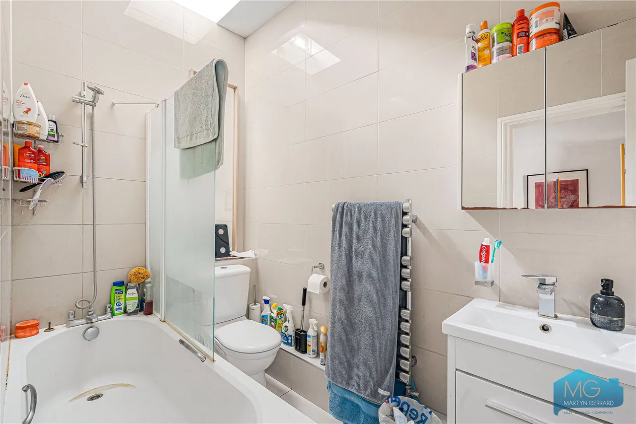 Ballards Lane, Finchley, N3, photo 11