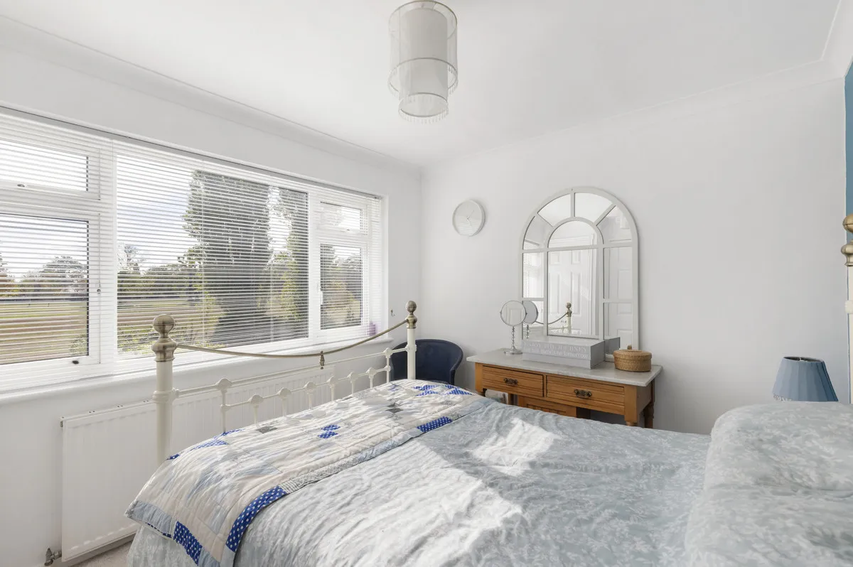 Bramwell Close, Sunbury-on-thames, TW16, photo 9