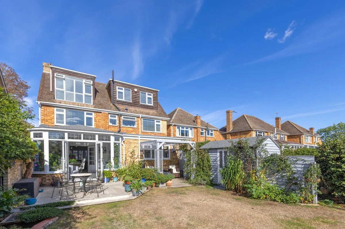 Bramwell Close, Sunbury-on-thames, TW16, photo 14