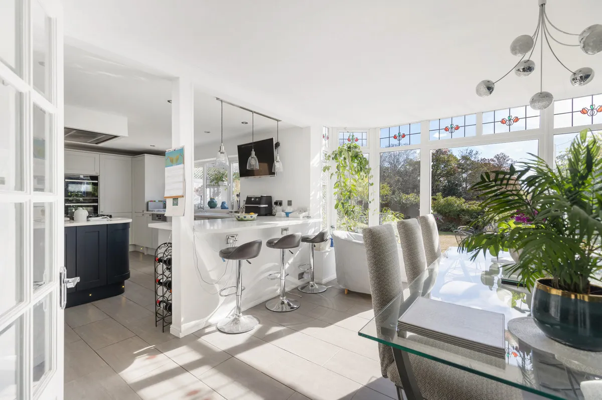Bramwell Close, Sunbury-on-thames, TW16, photo 3