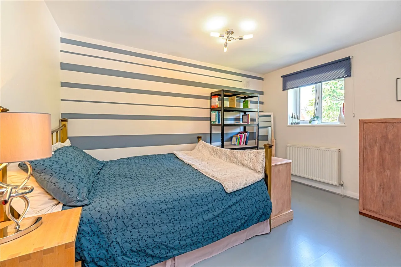 Manor Lane, Sunbury, TW16 6JE, photo 7