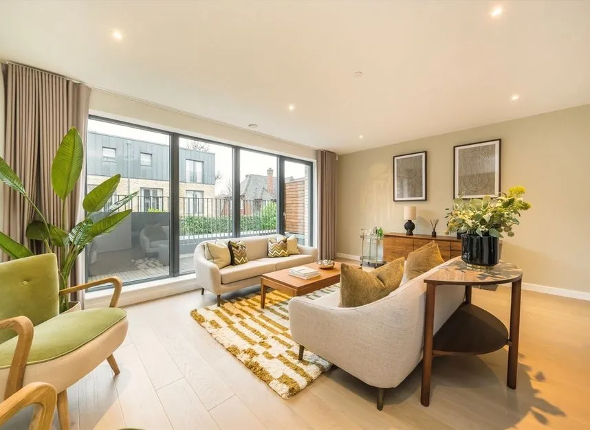 5 bed house for sale, Helena Close, Cambium, SW19