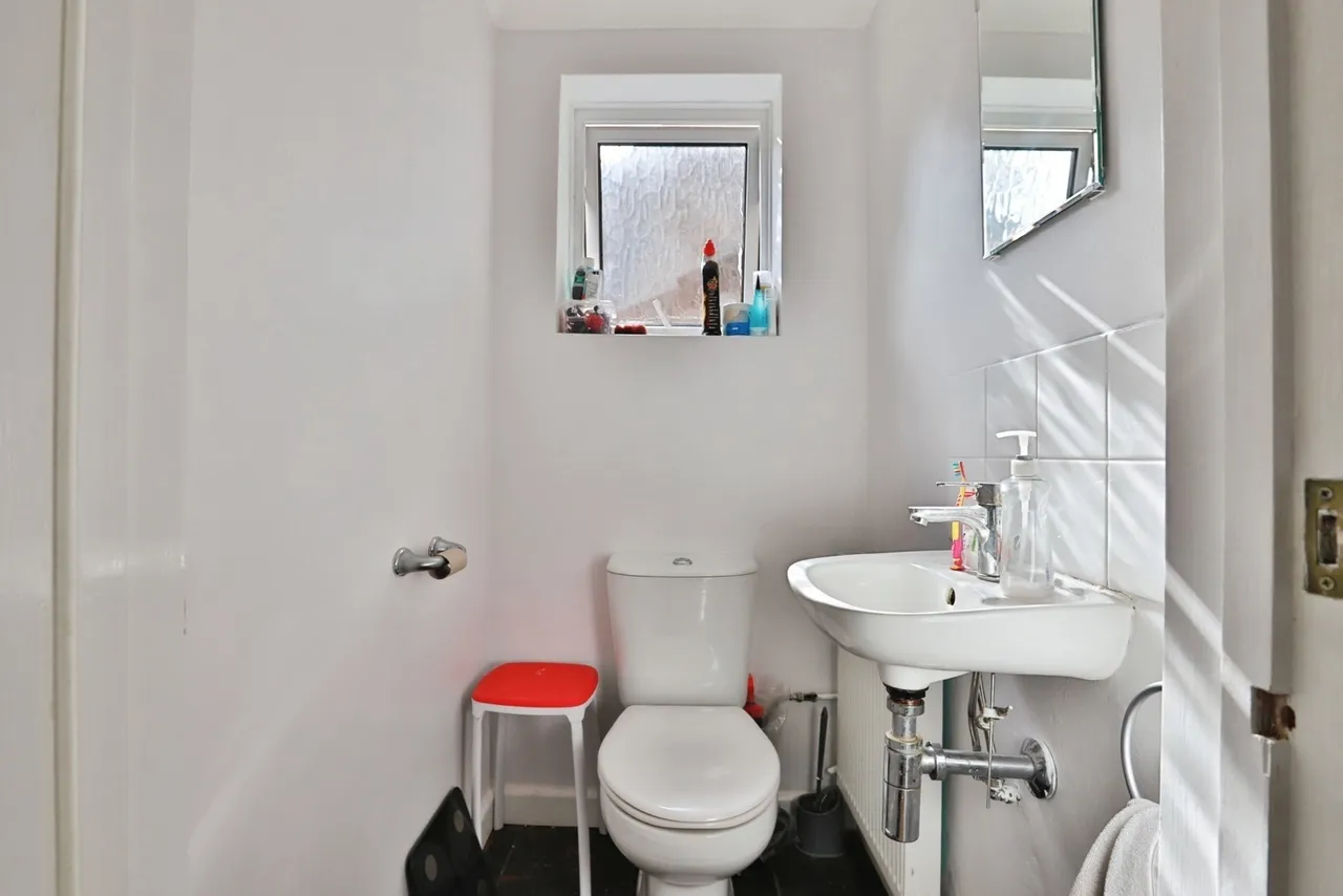 Bovington Close, Canford Heath, BH17, photo 8