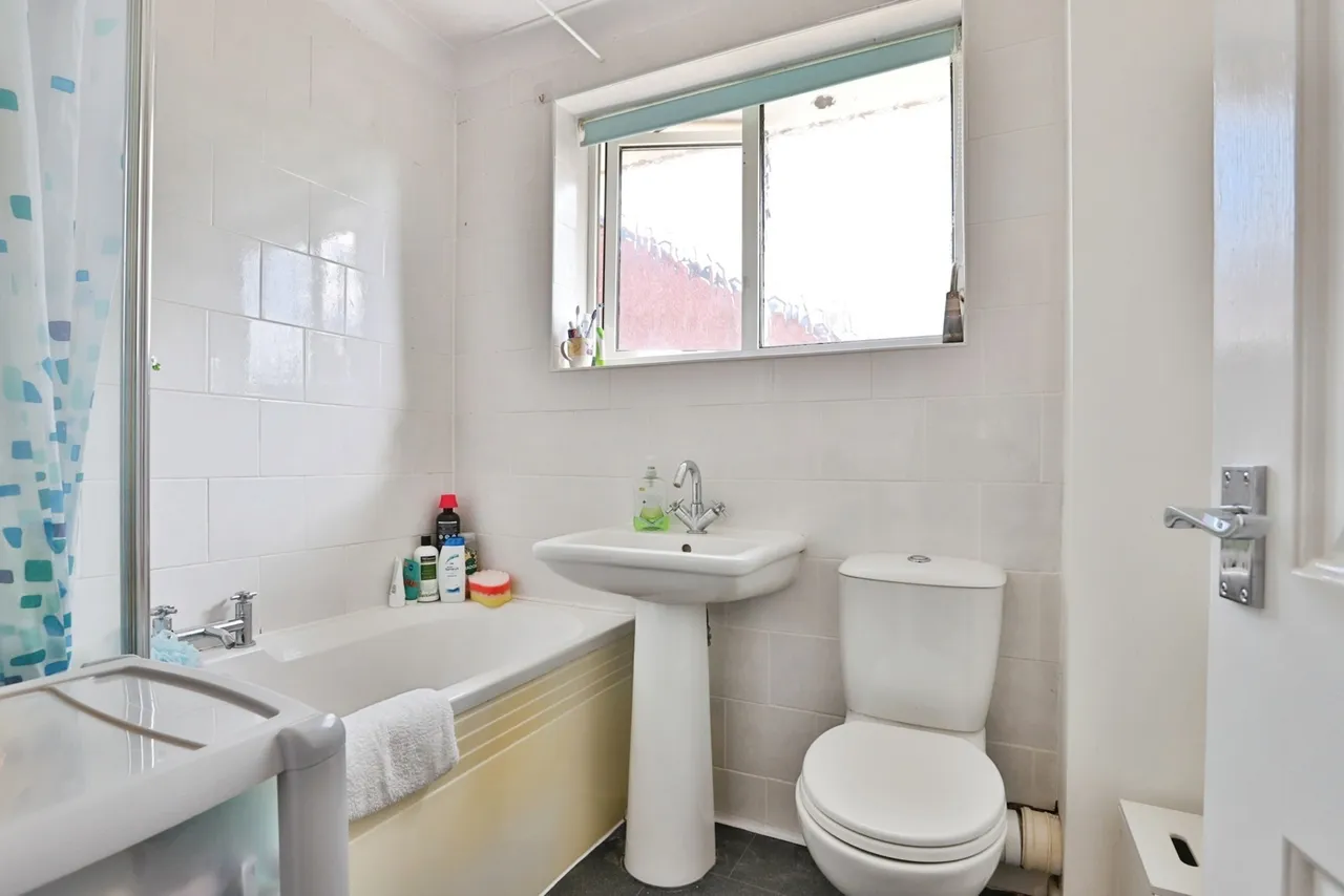 Bovington Close, Canford Heath, BH17, photo 10