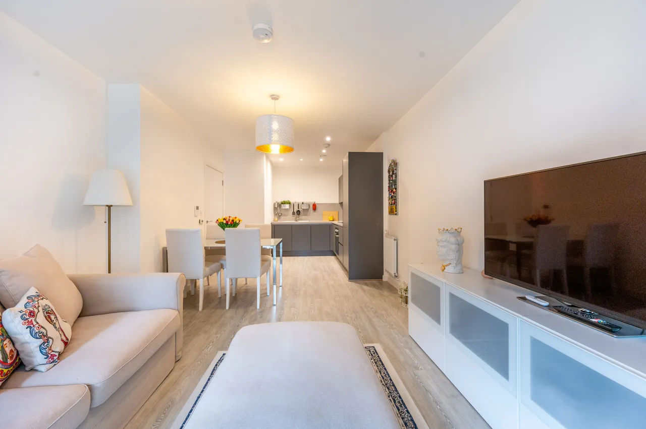 Flat 123, Chamberlain Court, 16 Shipbuilding Way, London, photo 3
