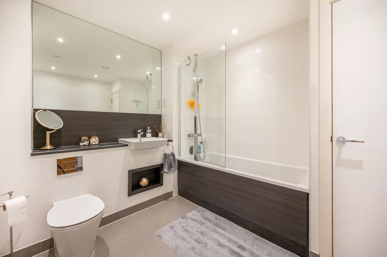 Flat 123, Chamberlain Court, 16 Shipbuilding Way, London, photo 7