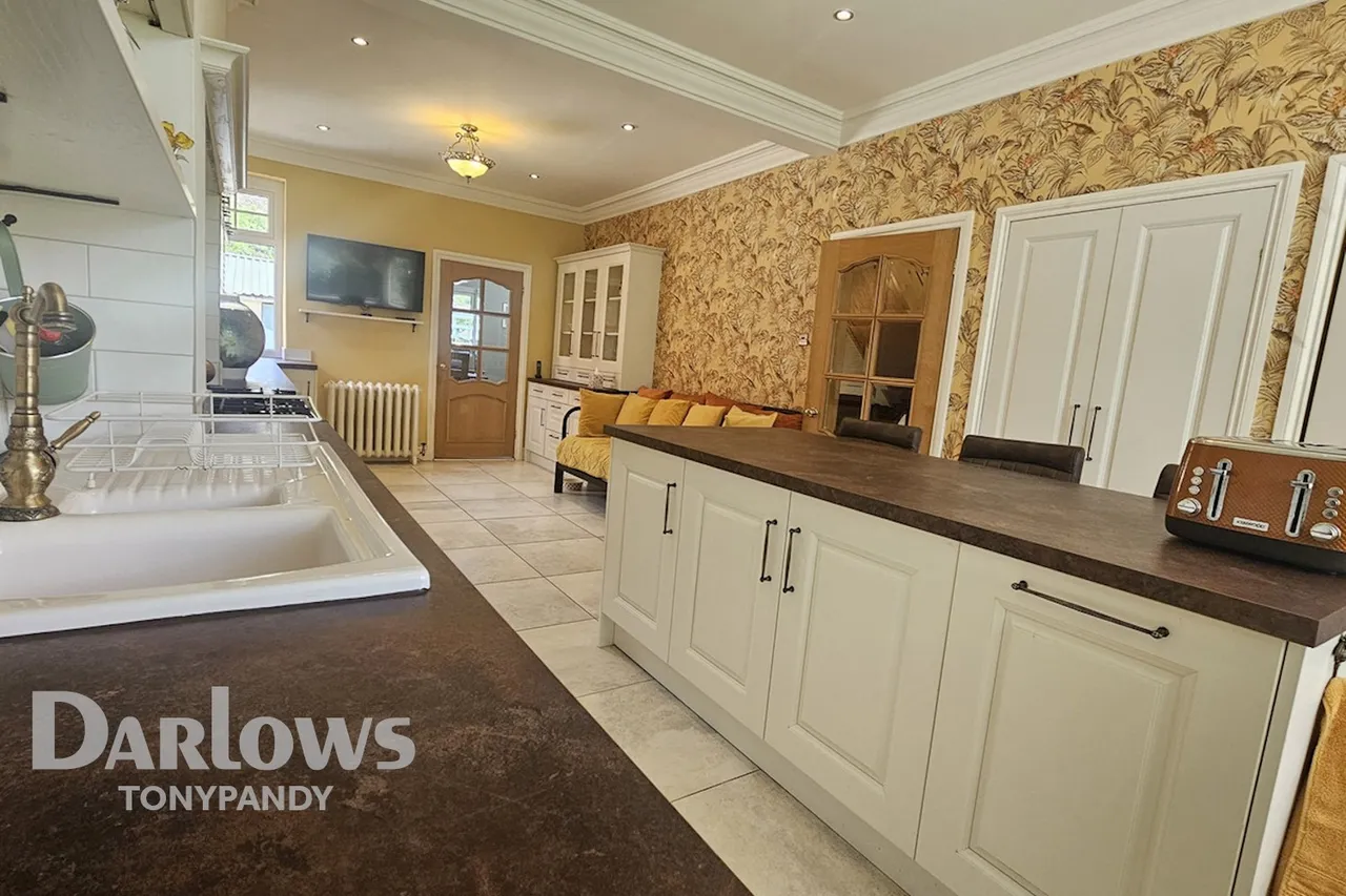 Penrhiwfer Road, Tonypandy, CF40, photo 9