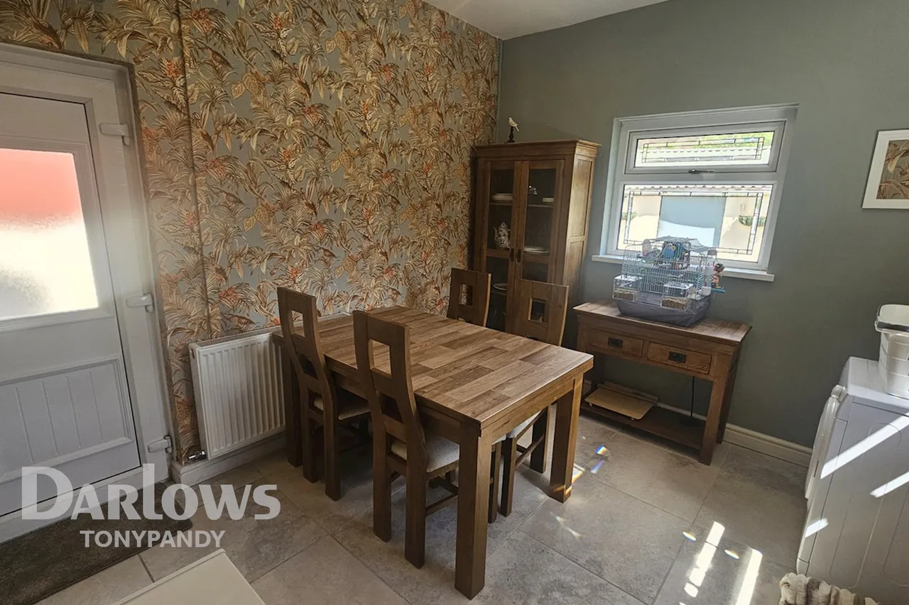 Penrhiwfer Road, Tonypandy, CF40, photo 22
