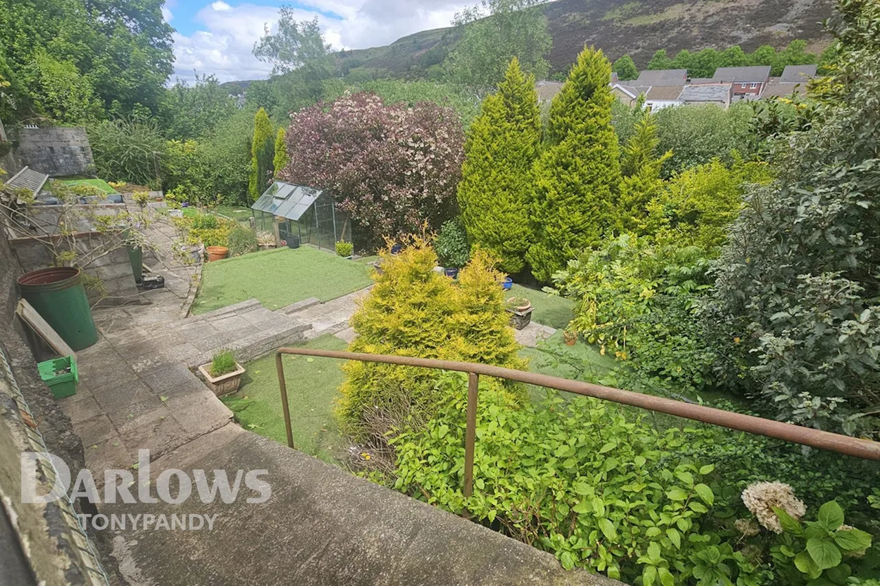 Penrhiwfer Road, Tonypandy, CF40, photo 35