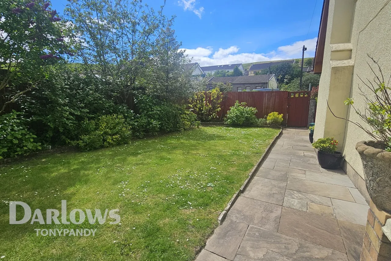 Penrhiwfer Road, Tonypandy, CF40, photo 33