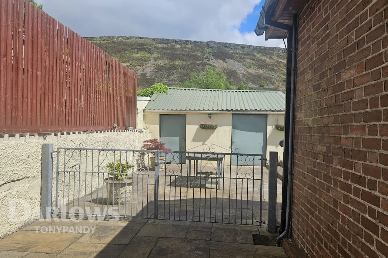 Penrhiwfer Road, Tonypandy, CF40, photo 32