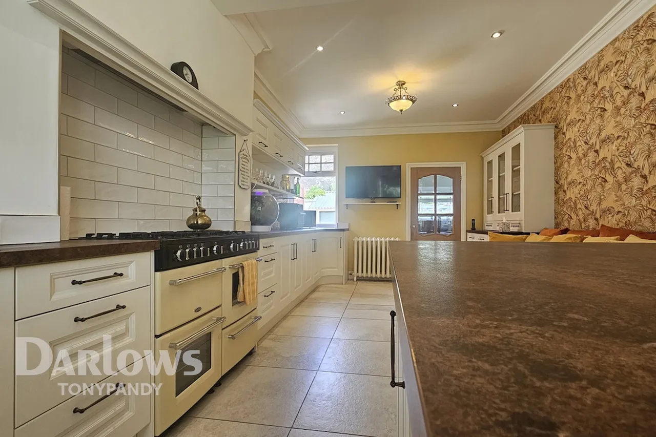 Penrhiwfer Road, Tonypandy, CF40, photo 8