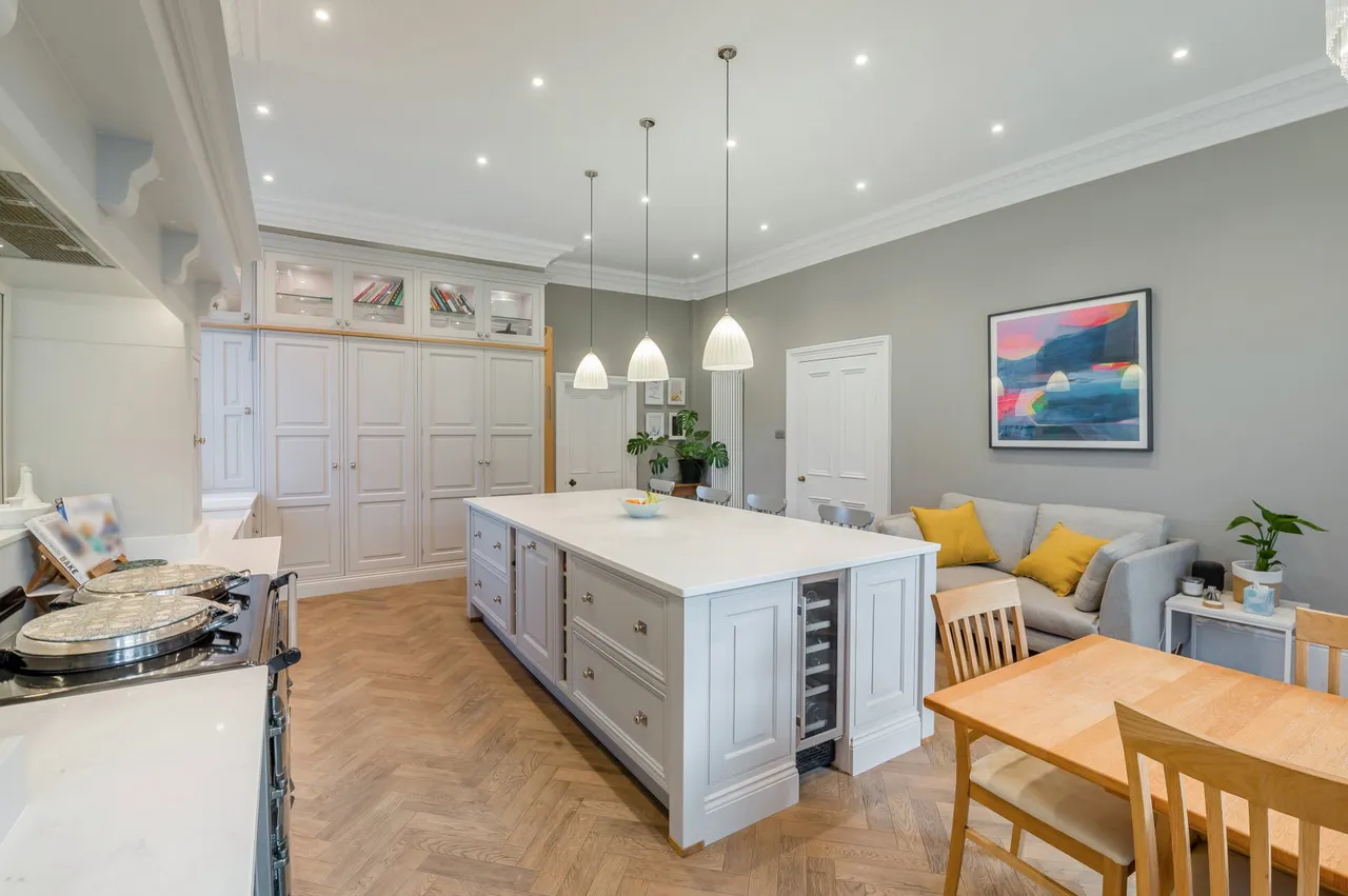 Off Thirstin Road, Honley, HD9, photo 8