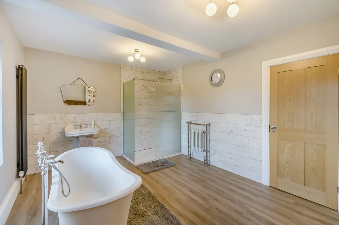 Off Thirstin Road, Honley, HD9, photo 27
