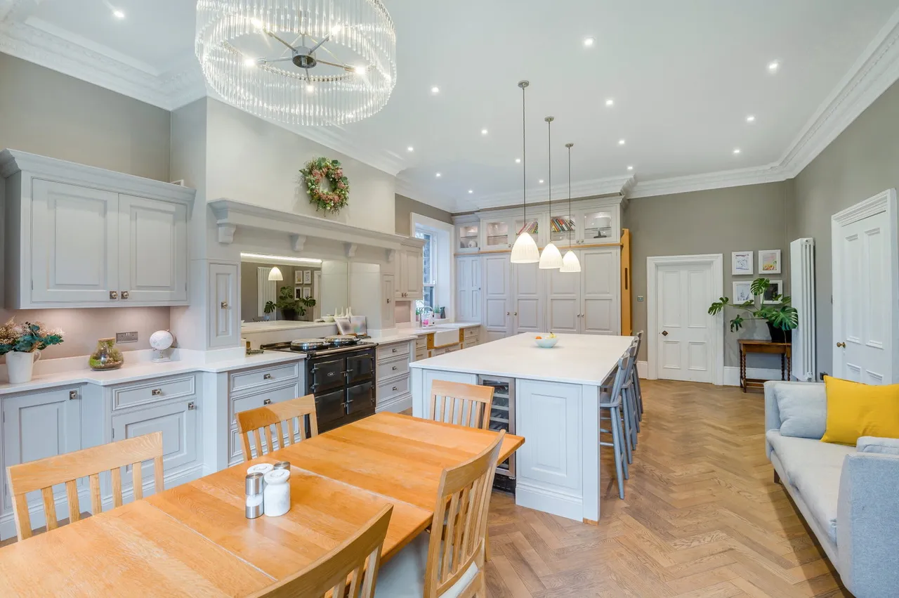 Off Thirstin Road, Honley, HD9, photo 9