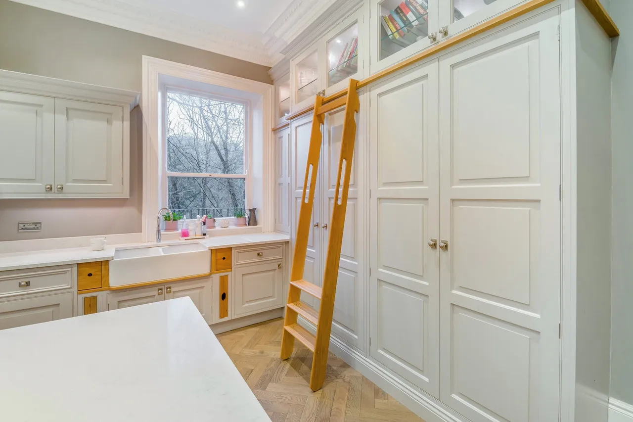 Off Thirstin Road, Honley, HD9, photo 14